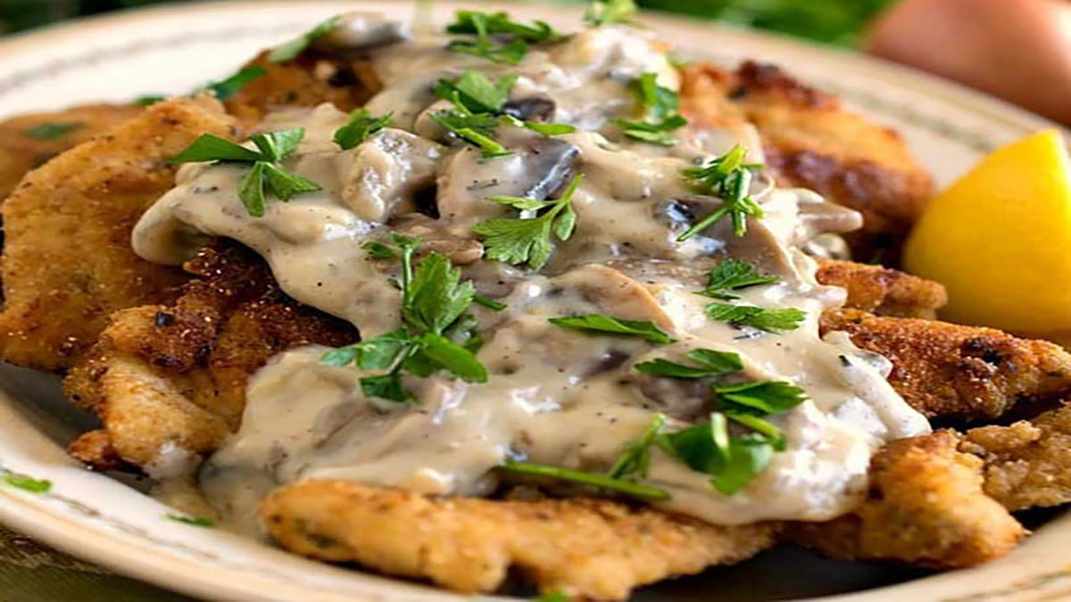 Εσκαλόπ με κρέμα γάλακτος και μανιτάρια: σκέτη απόλαυση