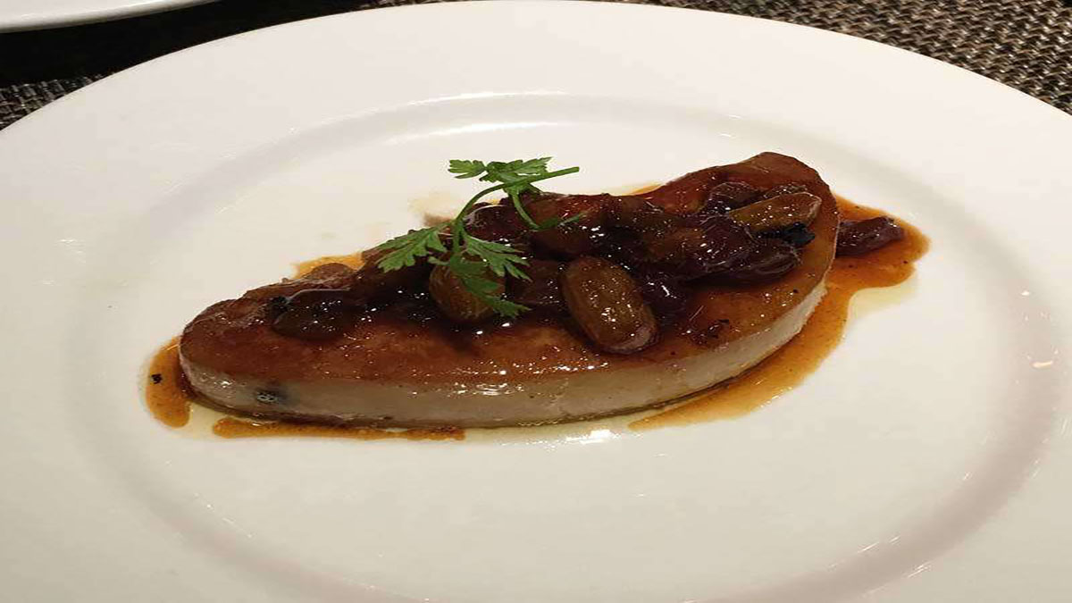 Φουα γκρα στο τηγάνι με αχλάδια: μια ιδαίτερη επιλογή