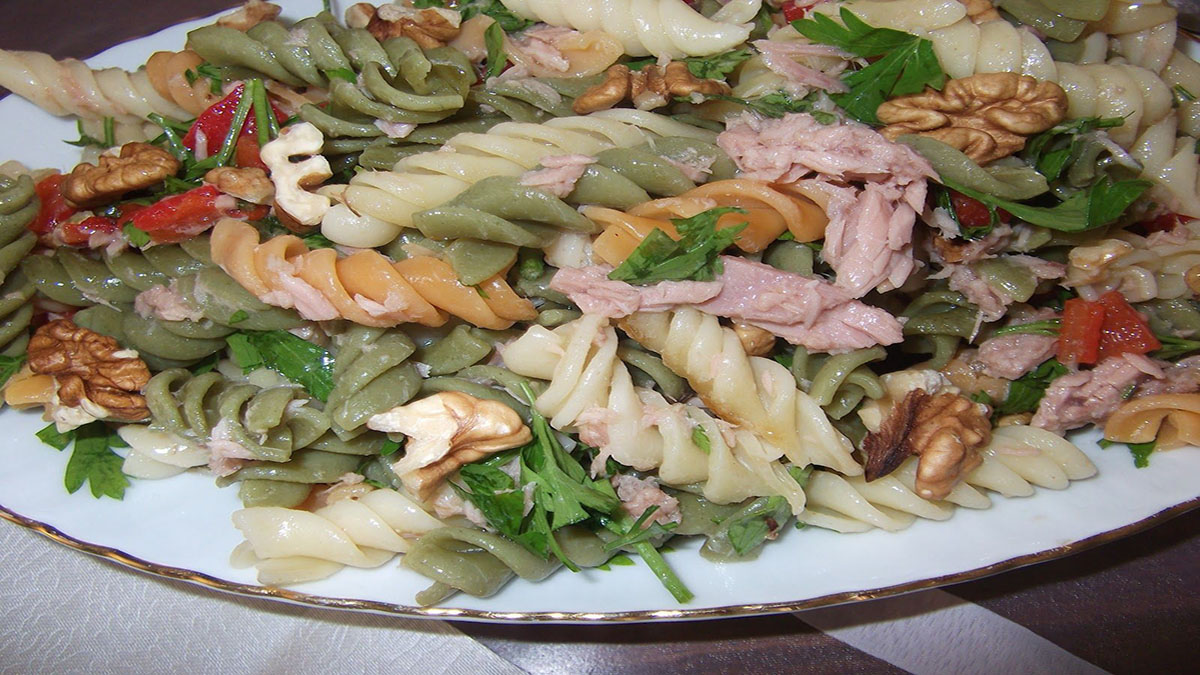 Πένες με Τόνο και Θυμάρι: ένα απλό και νόστιμο πιάτο