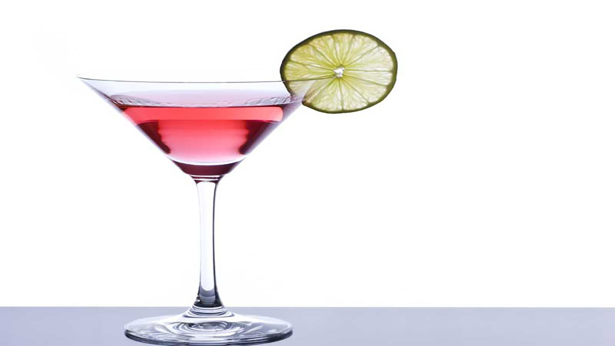 Πινκ τζιν - Pink Gin δροσιστικό κοκτέιλ με αλκοόλ
