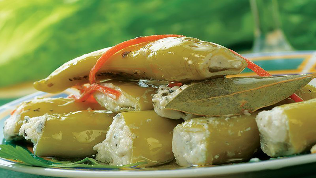 Πιπεριές με τυριά: απλό και νόστιμο ορεκτικό για όλους