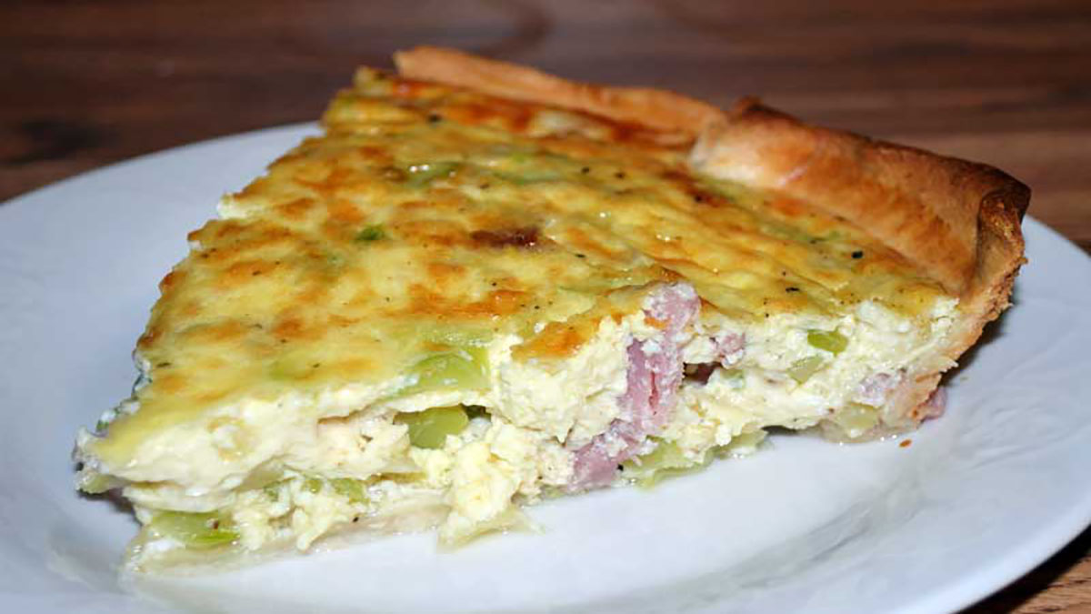 Χωριάτικη πίτα με ανθότυρο και μπρόκολο: ένα νόστιμο πιάτο