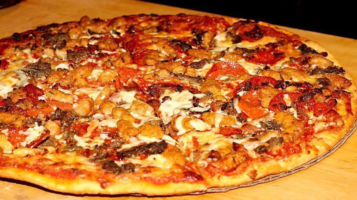 Λαχματζούν: πίτσα με κιμά, ένα νόστιμο και χορταστικό πιάτο
