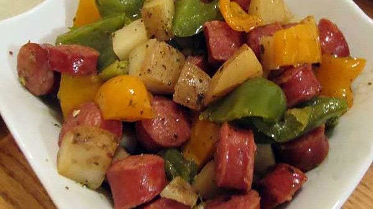 Λουκάνικο με πιπεριές - μια εύκολη και νόστιμη συνταγή